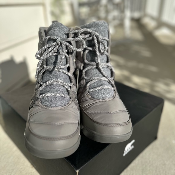 Sorel Women's Charcoal Winter Boots - Picture 2 of 4